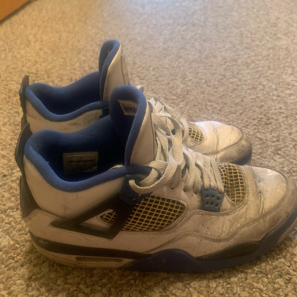 Jordan 4 blue